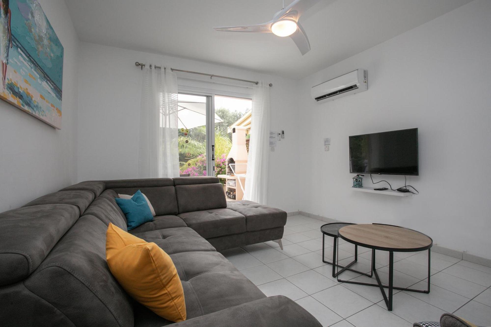 Casa Del Sol Townhouse In Iris Village Paphos Exterior foto