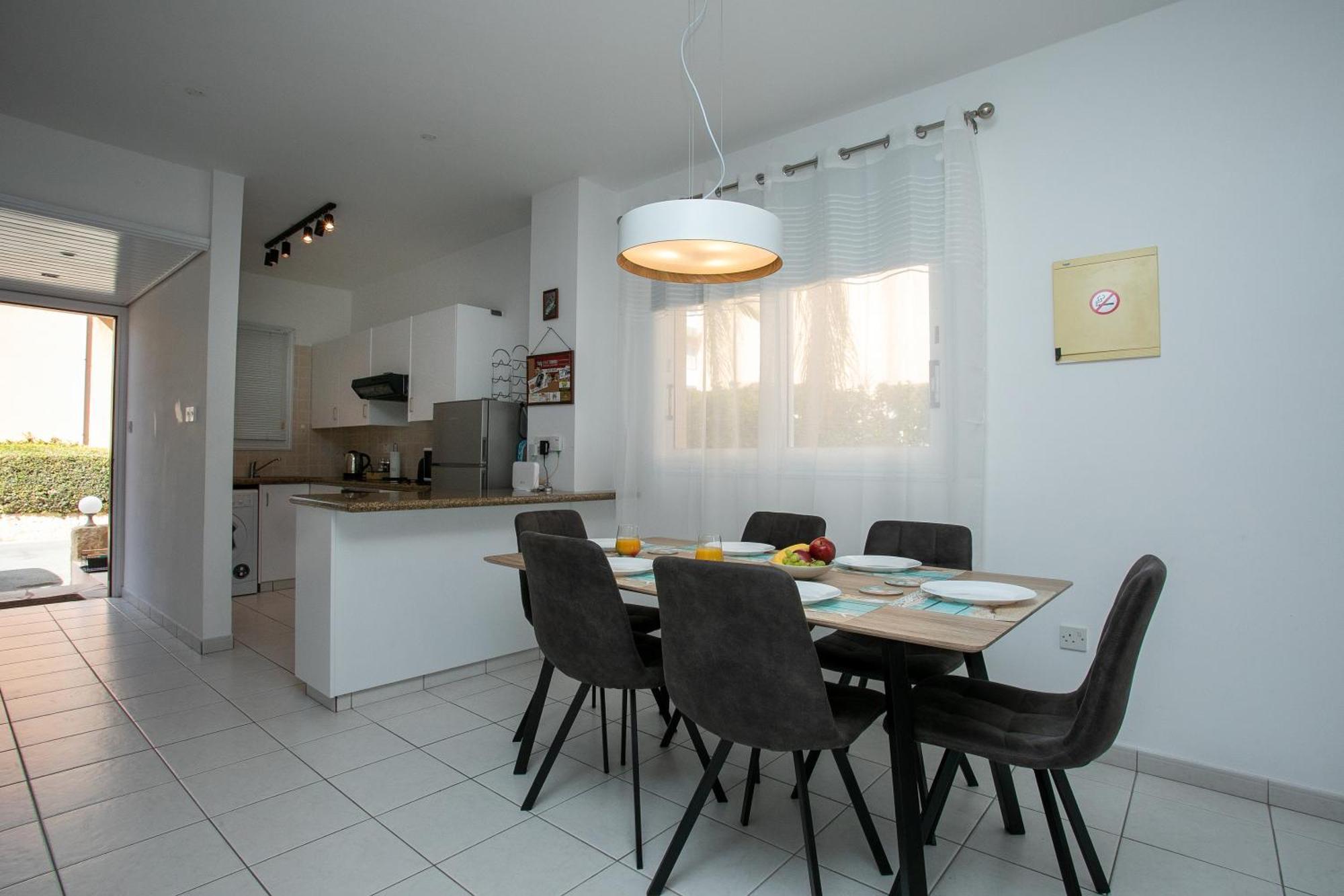 Casa Del Sol Townhouse In Iris Village Paphos Exterior foto